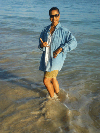 terri-in-the-ocean-at-kailua-beach-0109